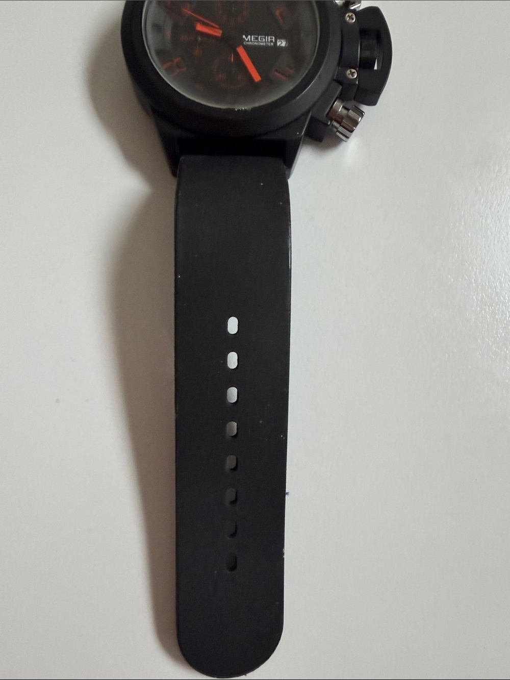 MEGIA Black and Orange Men's Watch needs battery - Picture 5 of 9